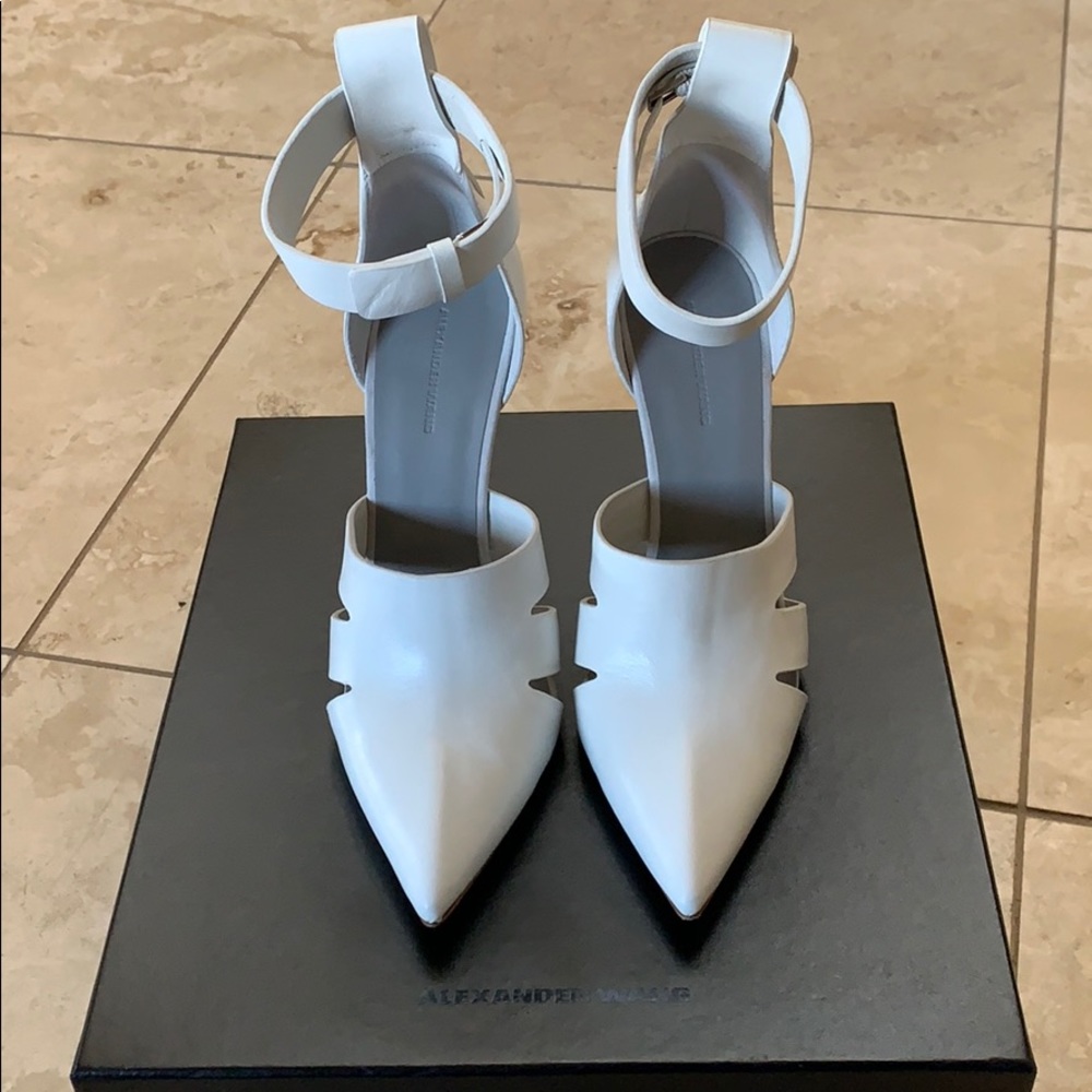 Alexander Wang Joan Parchhment Size 8 1/2, 38 1/2.